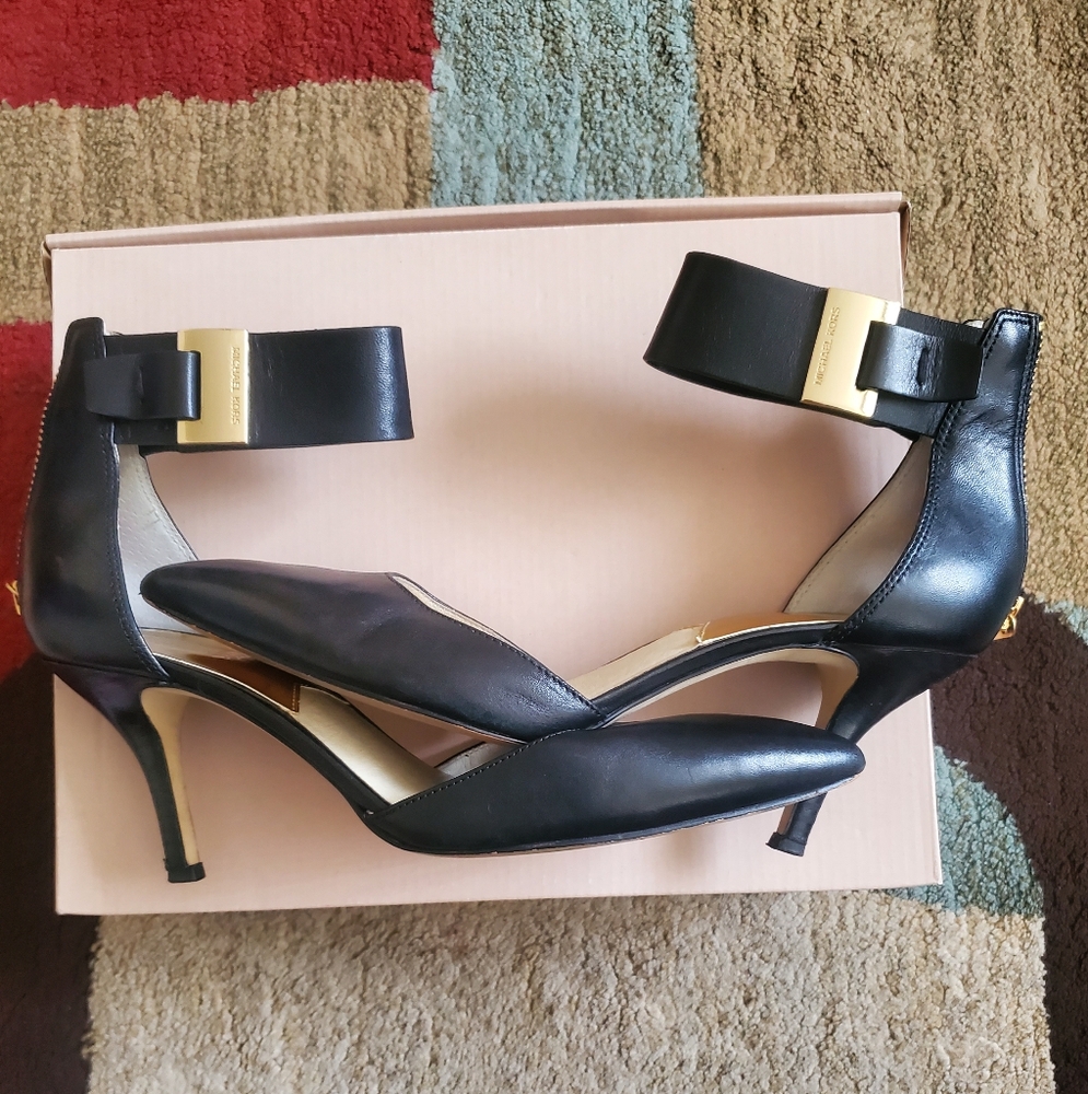 👠Womens Micheal Kors Black Heels